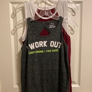 🔴 SO Women’s Tank Top Bundle of 2 (size XS)